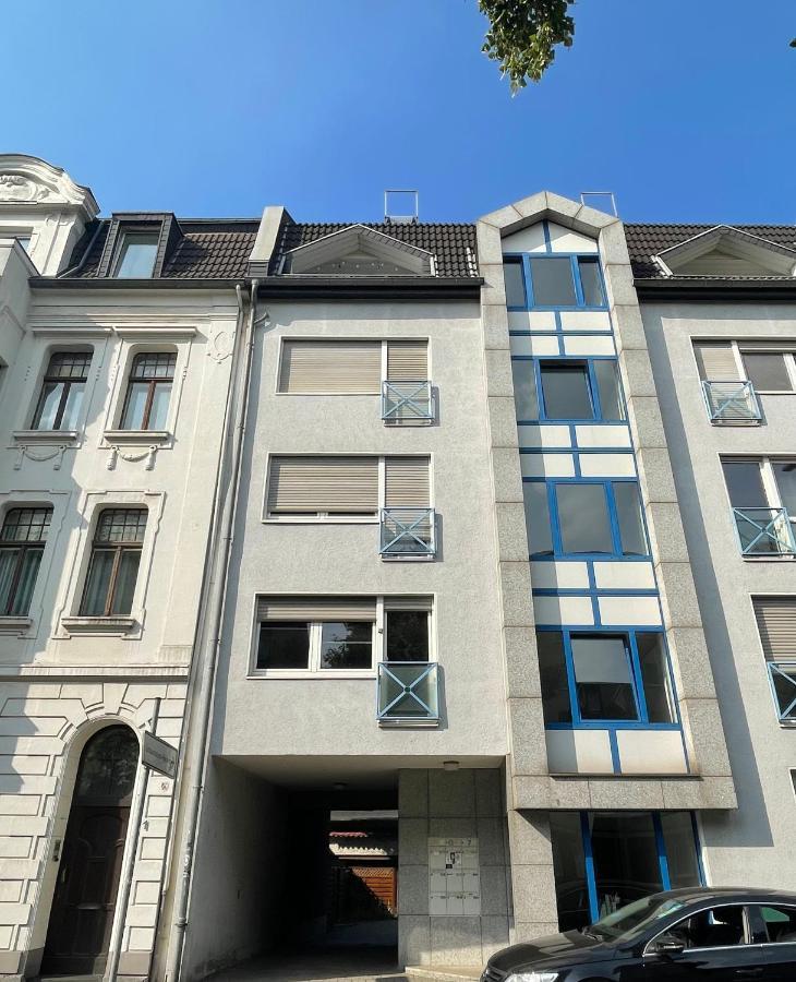 Golden Design Apartment Familie Business 6 Pers Buero Fitnessecke Naehe Messe Dus 1000 Mbit Duisburg Kültér fotó