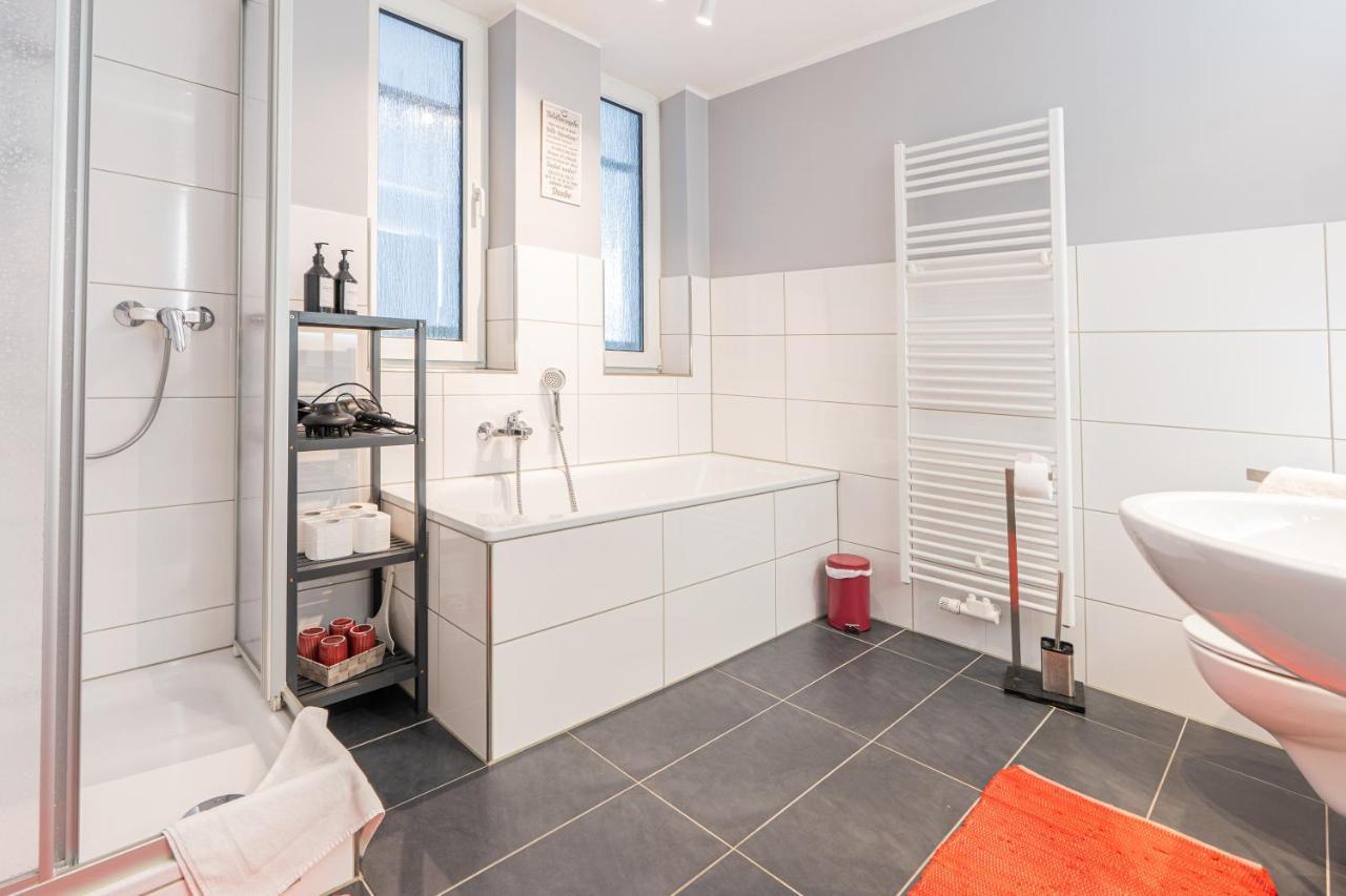 Golden Design Apartment Familie Business 6 Pers Buero Fitnessecke Naehe Messe Dus 1000 Mbit Duisburg Kültér fotó