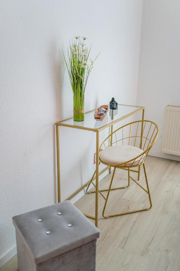 Golden Design Apartment Familie Business 6 Pers Buero Fitnessecke Naehe Messe Dus 1000 Mbit Duisburg Kültér fotó