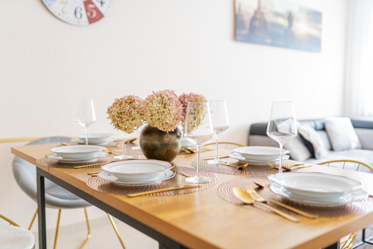 Golden Design Apartment Familie Business 6 Pers Buero Fitnessecke Naehe Messe Dus 1000 Mbit Duisburg Kültér fotó